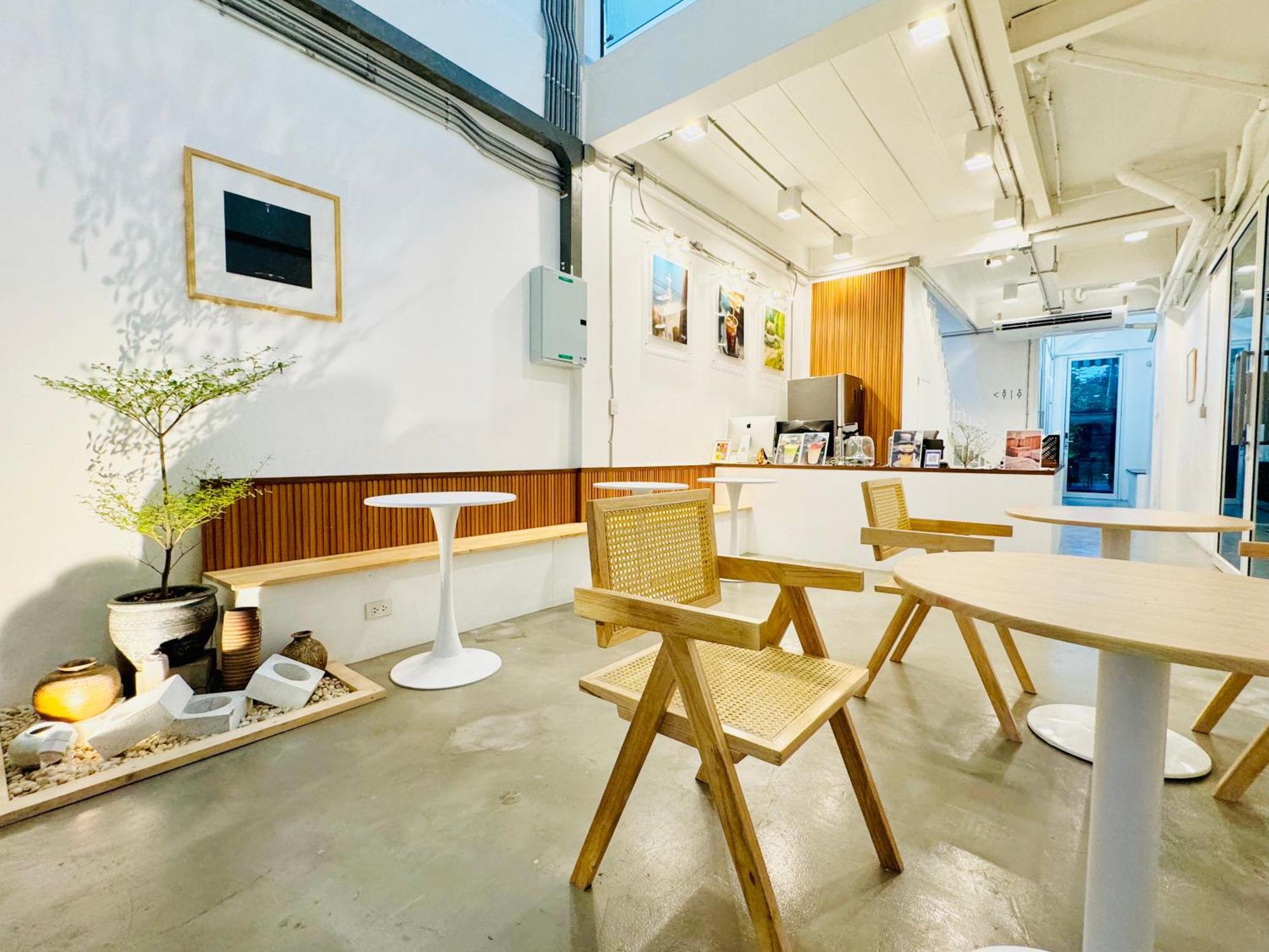 Momento Hotel And Cafe Khon Kaen Exterior photo